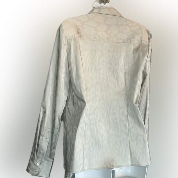 ANN TAYLOR leopard silver/white satin top, wrap front, collar, wide sash 10 - Picture 8 of 17
